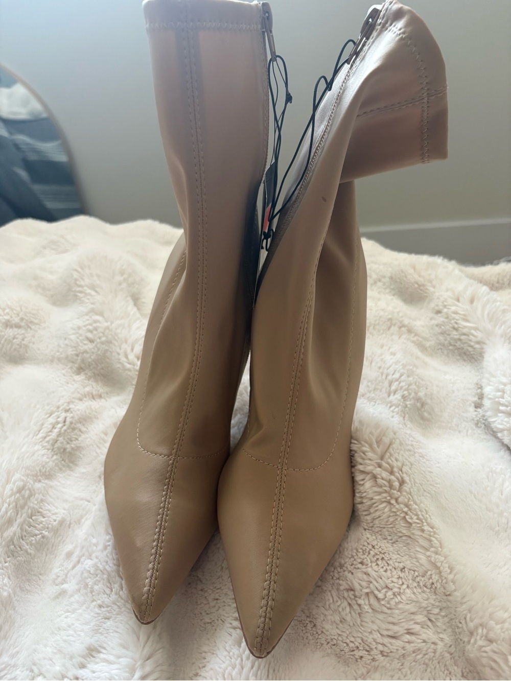 🩷 Forever 21 Taupe Stretch Pointed Sock Booties - Picture 2 of 3